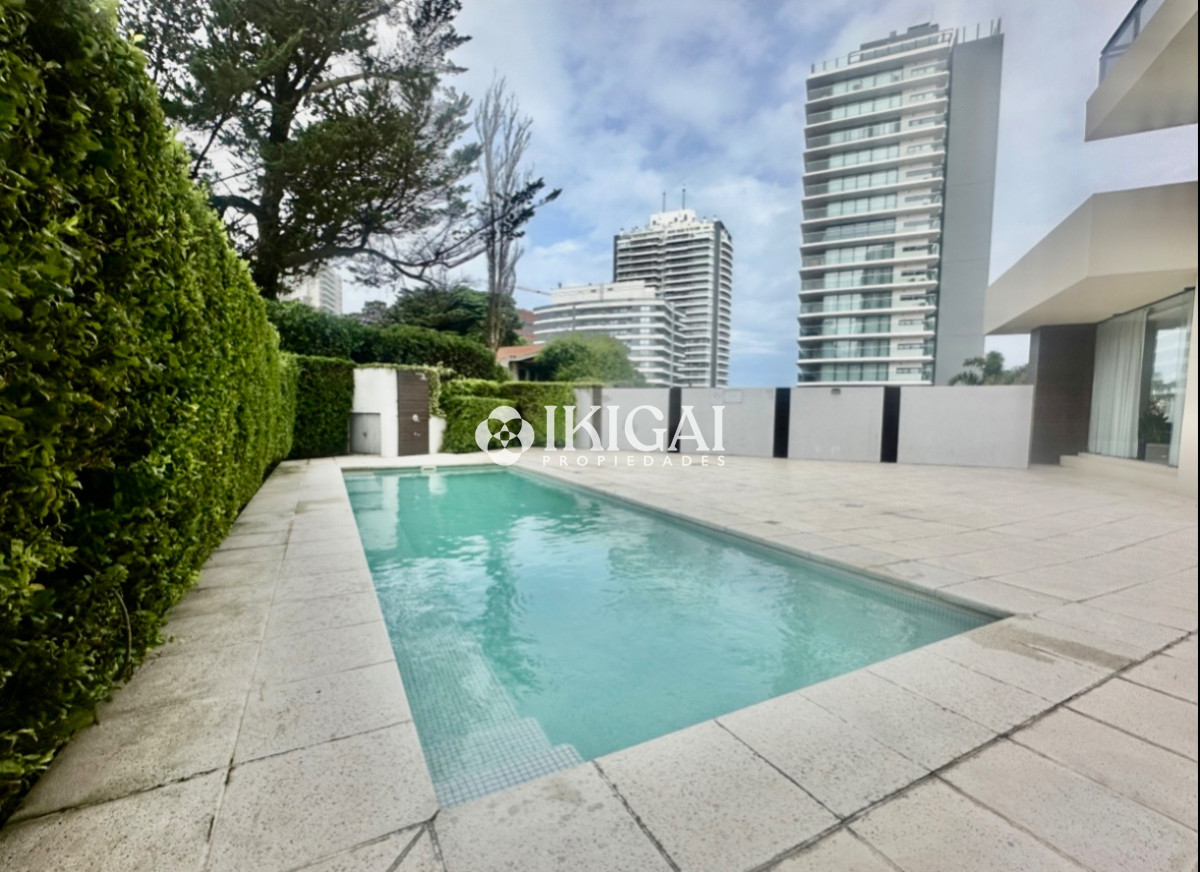 Apartamento ID.753 - Excelente apartamento a metros de playa brava con vista al mar 