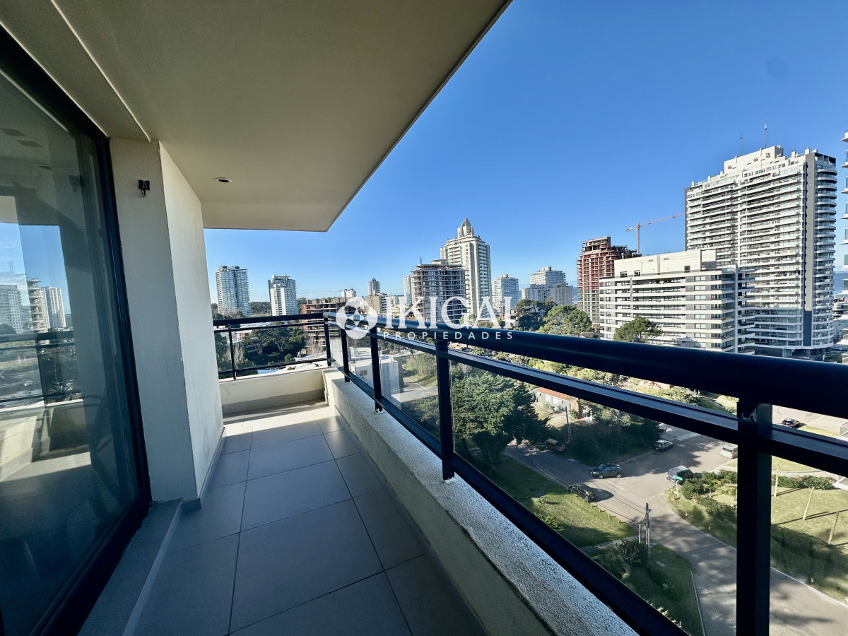 Apartamento ID.753 - Excelente apartamento a metros de playa brava con vista al mar 