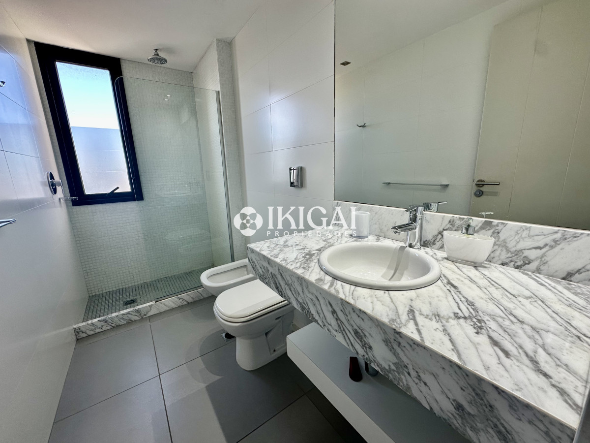 Apartamento ID.753 - Excelente apartamento a metros de playa brava con vista al mar 