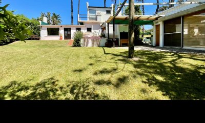 Venta de Casa a Metros del Mar ? Entorno Natural y Amplio Terreno