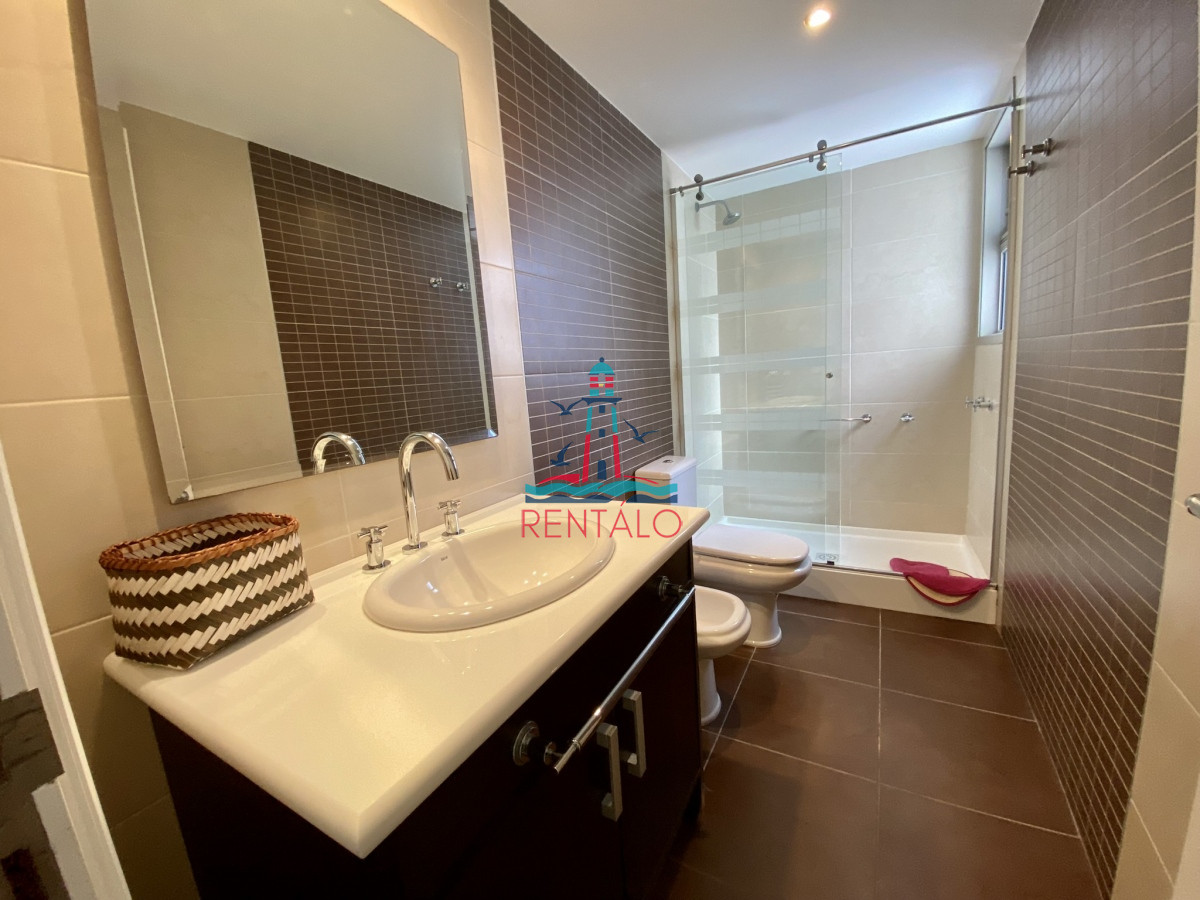 Apartamento ID.187 - Apartamento en venta 4 dormitorios en Punta del Este Torre Imperiale