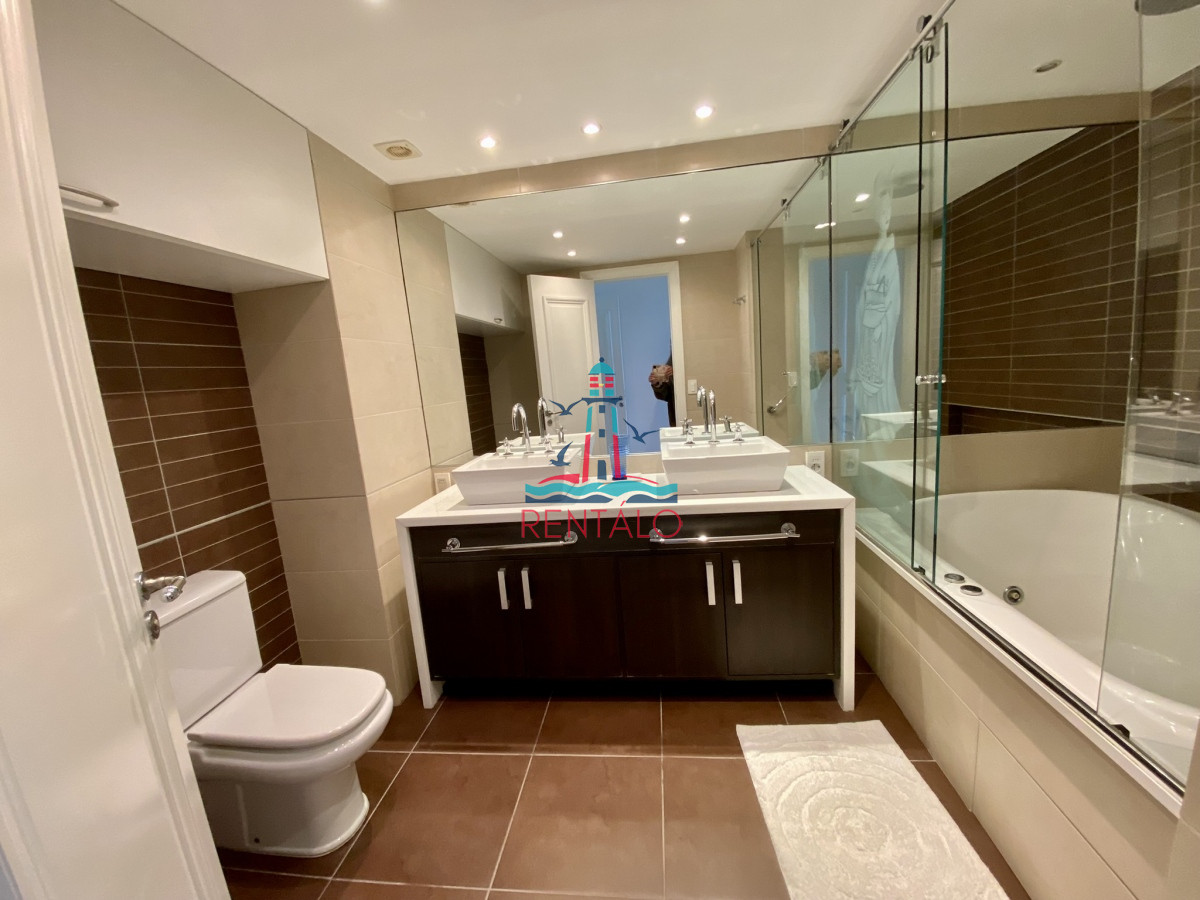 Apartamento ID.187 - Apartamento en venta 4 dormitorios en Punta del Este Torre Imperiale
