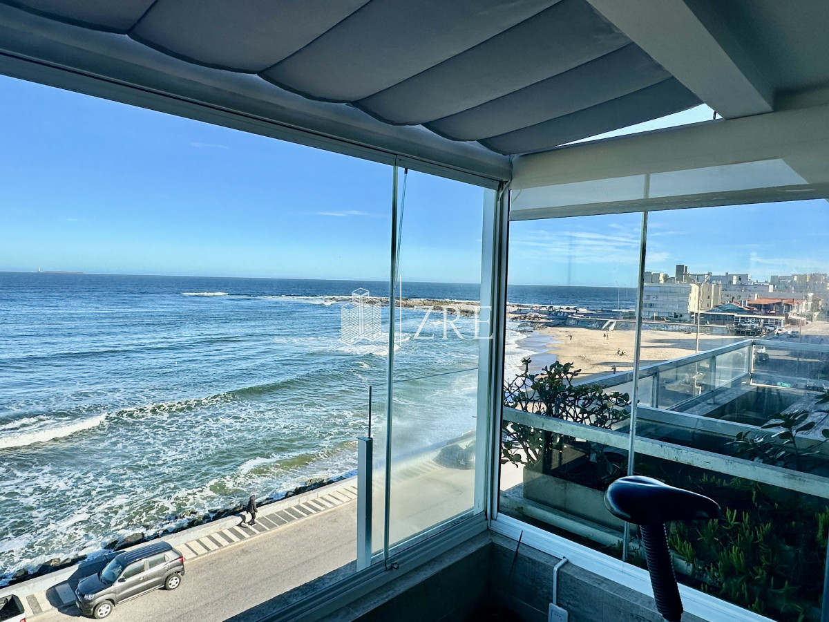 Apartamento ID.1220 - Venta apartamento 3 dormitorios en primera línea playa brava 