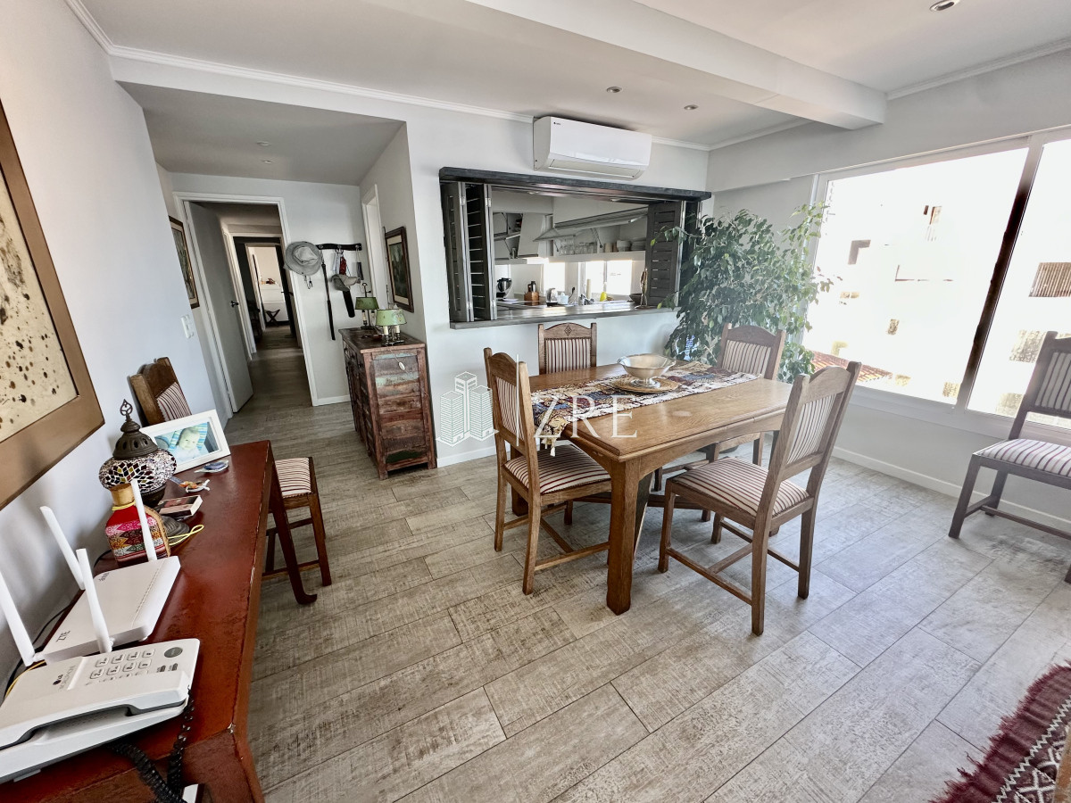 Apartamento ID.1220 - Venta apartamento 3 dormitorios en primera línea playa brava 