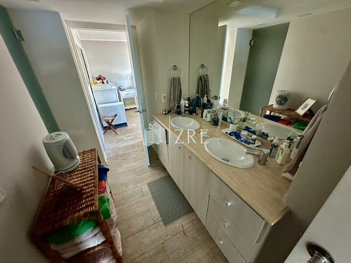 Apartamento ID.1220 - Venta apartamento 3 dormitorios en primera línea playa brava 