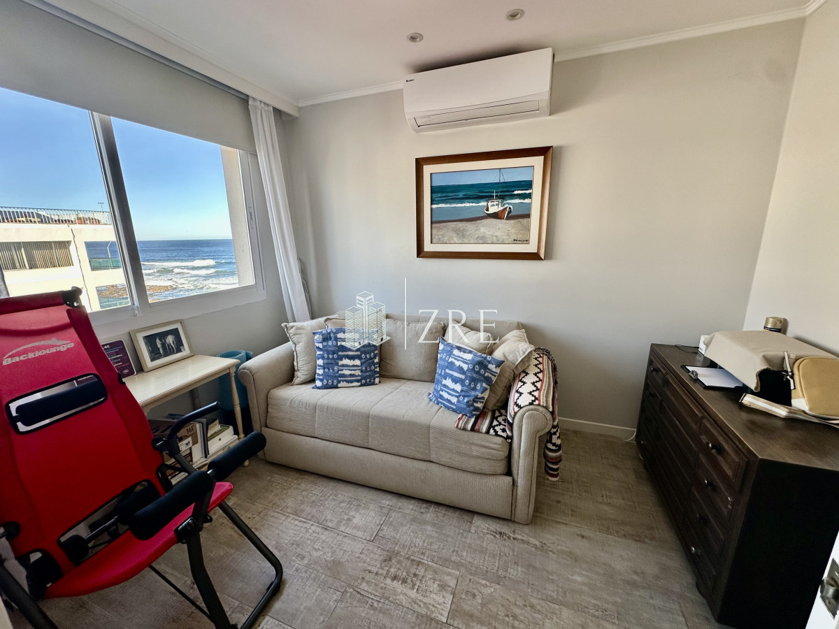 Apartamento ID.1220 - Venta apartamento 3 dormitorios en primera línea playa brava 