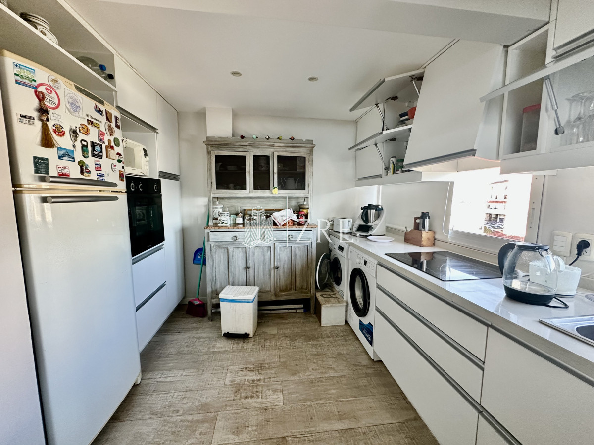 Apartamento ID.1220 - Venta apartamento 3 dormitorios en primera línea playa brava 