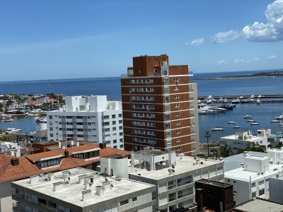 Apartamento en península con hermosa vista al mar.