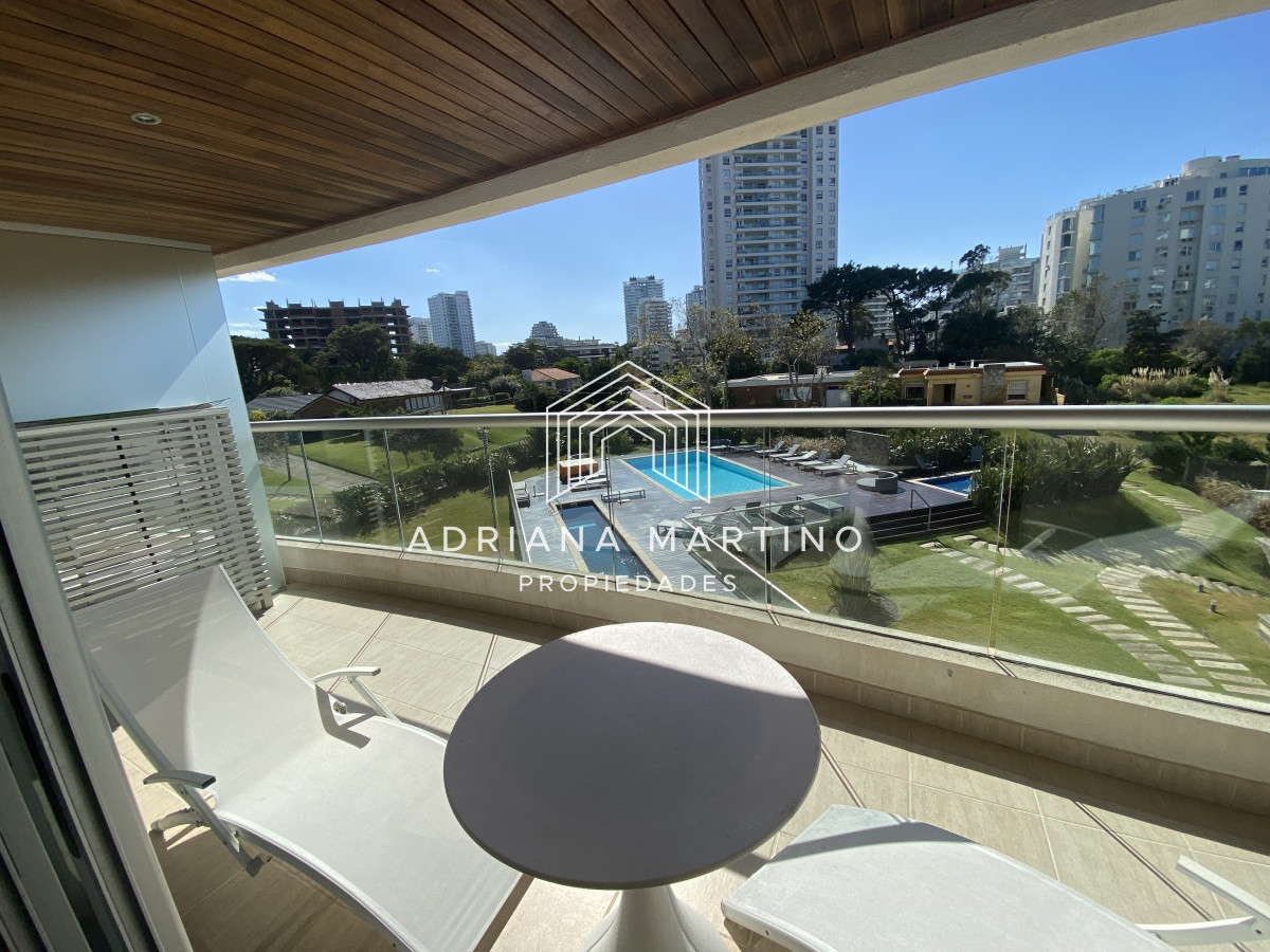 Excelente apartamento en playa brava 