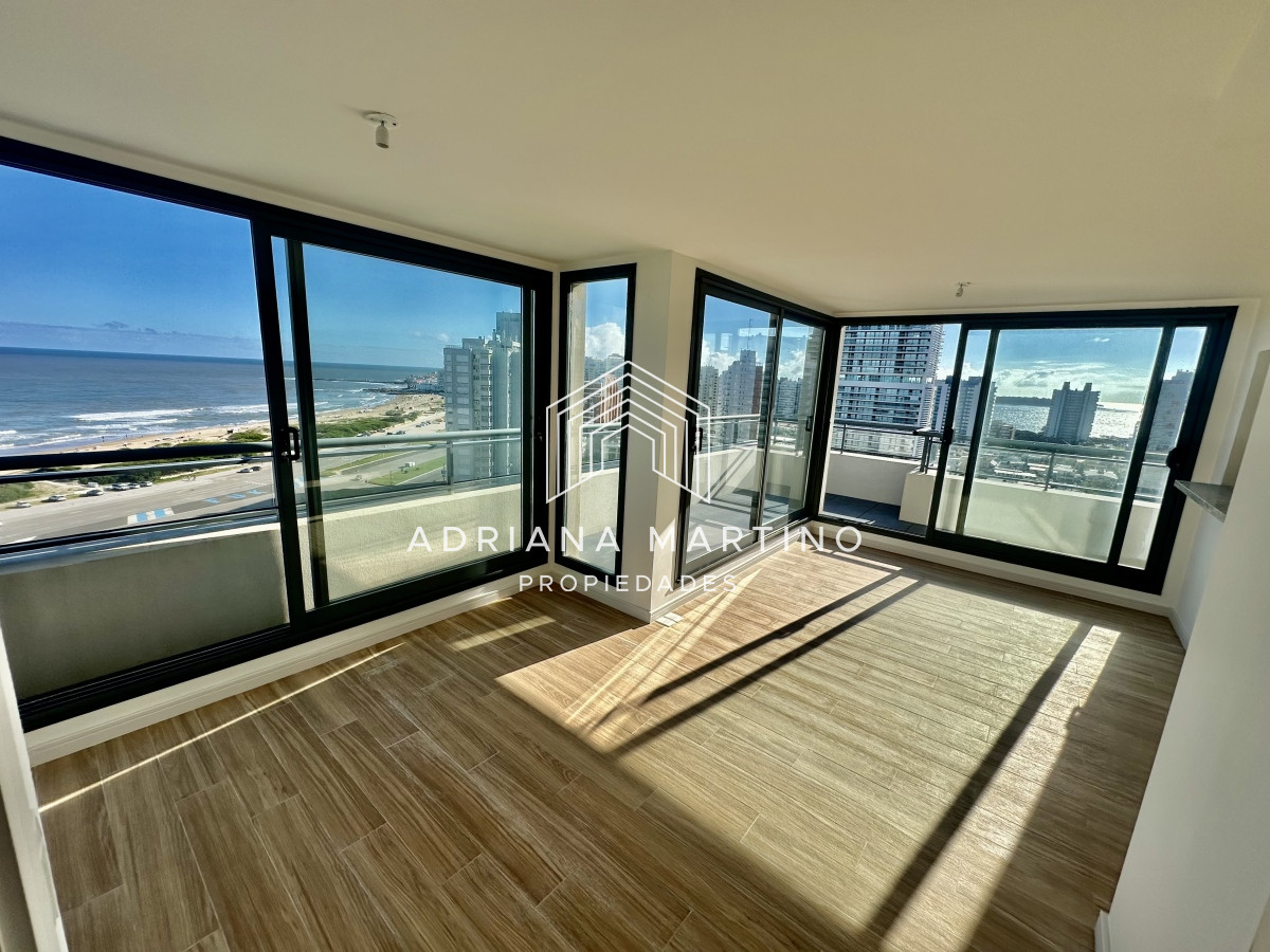 Hermoso penthouse en playa brava 