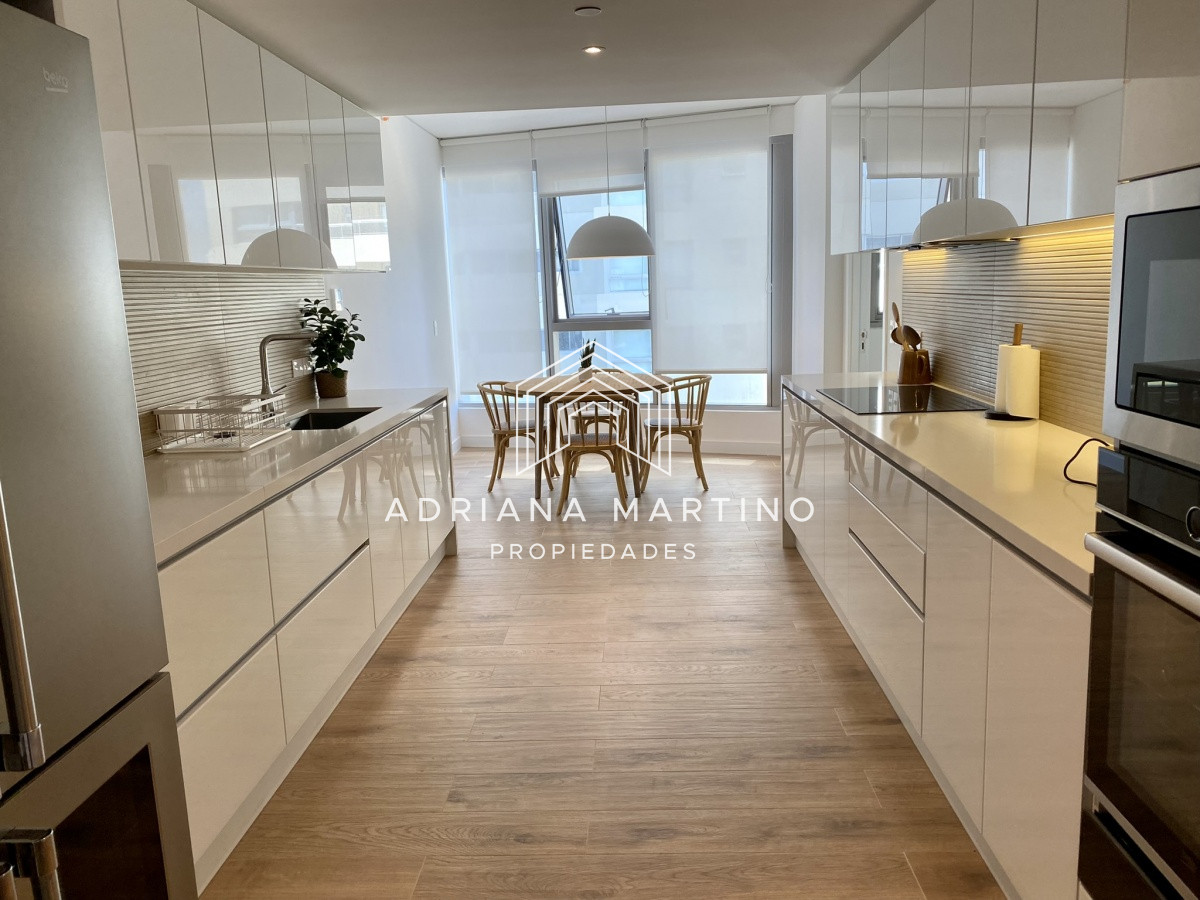 Apartamento ID.70273 - Excelente apartamento en venta primera línea playa brava 
