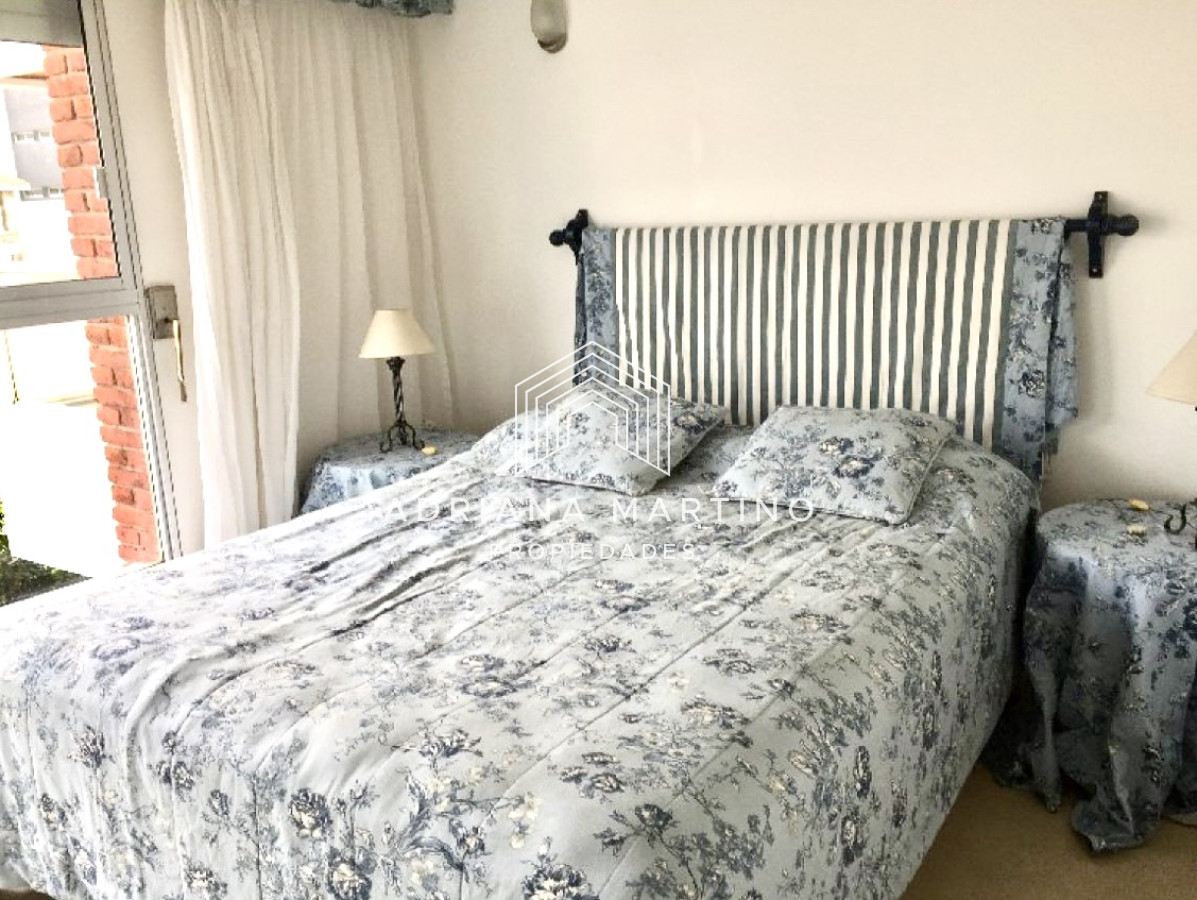 Apartamento ID.35885 - Hermoso apartamento con espectacular vista al mar, ubicado en península de Punta del Este.