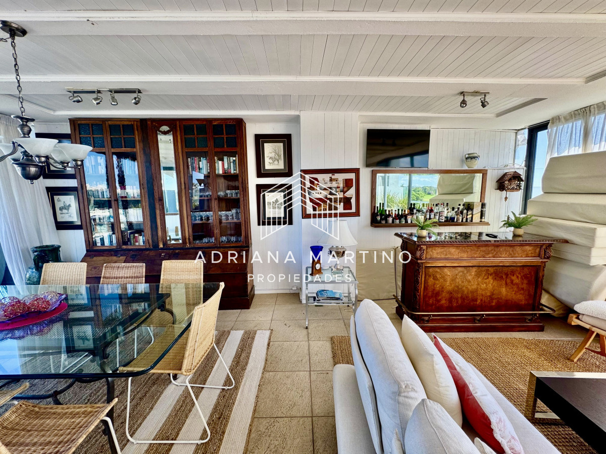 Apartamento ID.67231 - Espectacular Pent House en mansa con vista a la laguna.