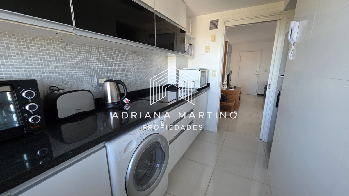 Apartamento ID.71713 - Amplio y luminoso Apto de 3 dormitorios, sobre Roosevelt