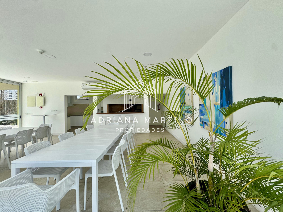 Apartamento ID.71489 - Apartamento en venta – Primera línea Playa Mansa, Punta del Este