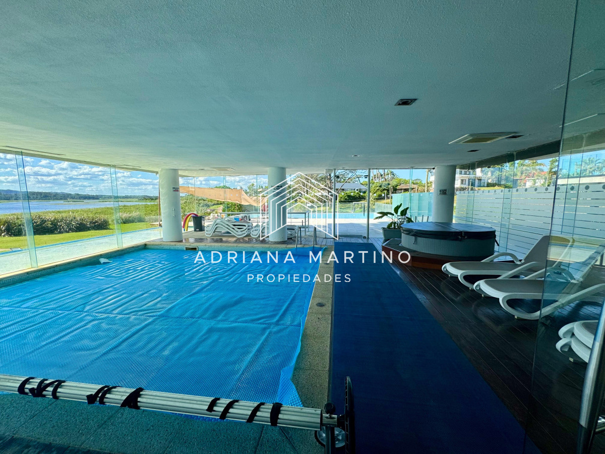 Apartamento ID.67231 - Espectacular Pent House en mansa con vista a la laguna.