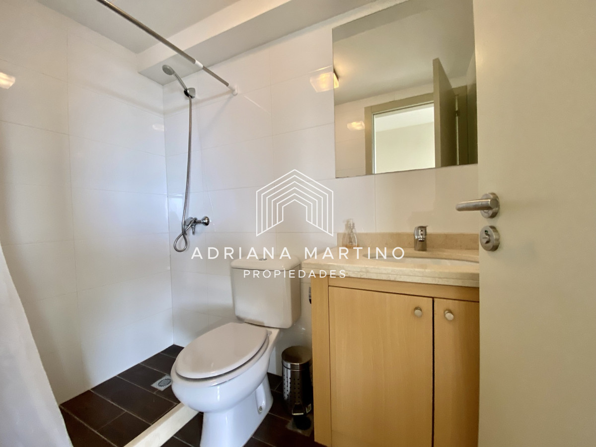 Apartamento ID.69426 - Excelente Pent House con hermosa vista al mar y espectacular terraza con yacuzzi.