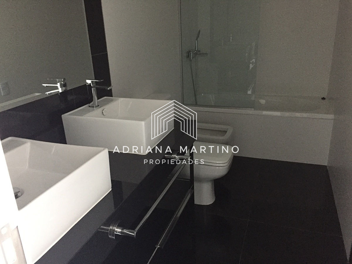 Apartamento ID.36945 - Hermoso apartamento ubicado en avenida Chiverta-Punta del Este.