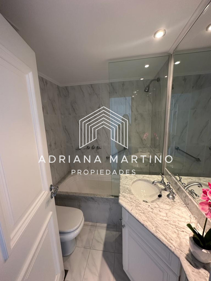 Apartamento ID.69357 - Hermoso y amplio apartamento en playa Mansa, Punta del Este!