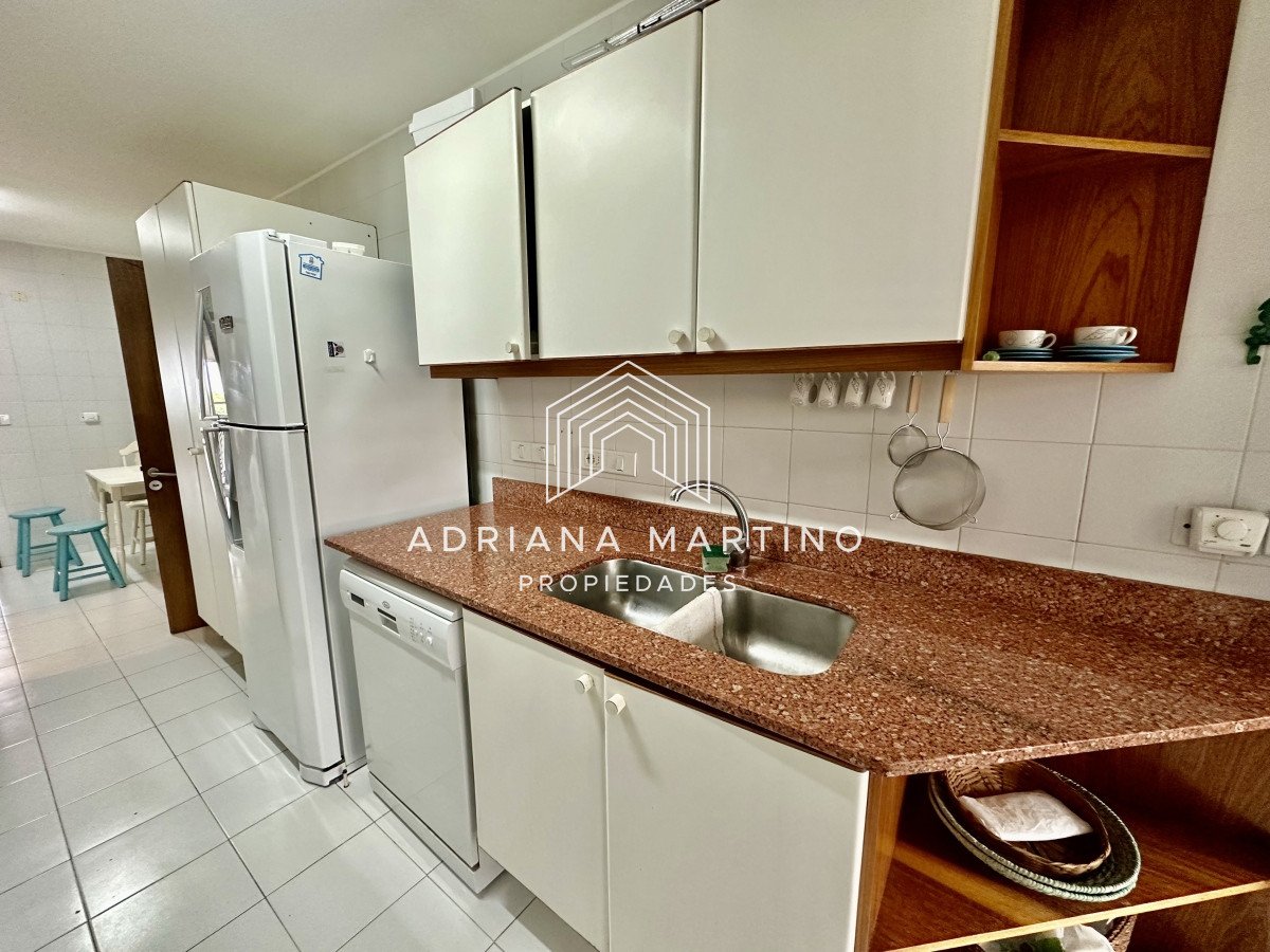 Apartamento ID.71014 - Excelente planta en primera línea brava 