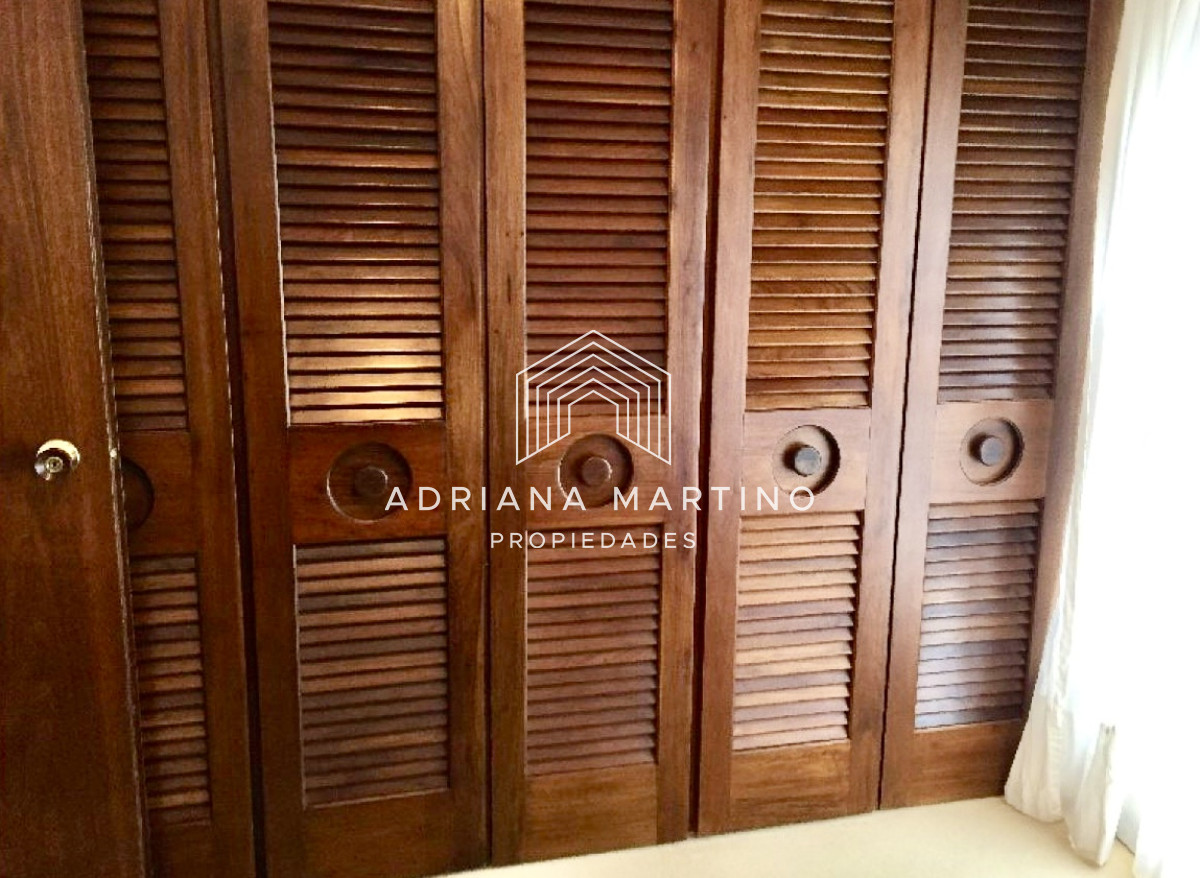 Apartamento ID.35885 - Hermoso apartamento con espectacular vista al mar, ubicado en península de Punta del Este.