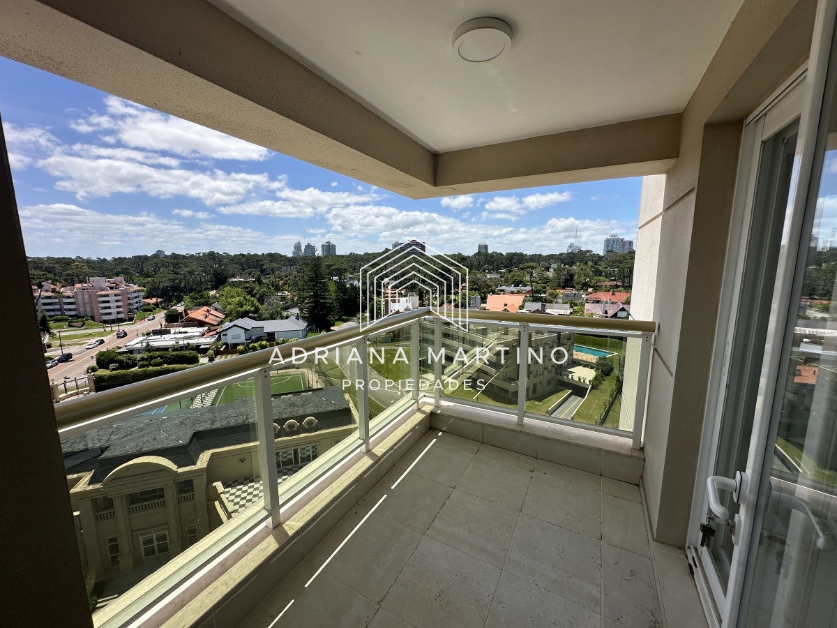 Apartamento ID.69475 - Espectacular apartamento en Mansa Punta del Este, con vista panorámica al mar. 