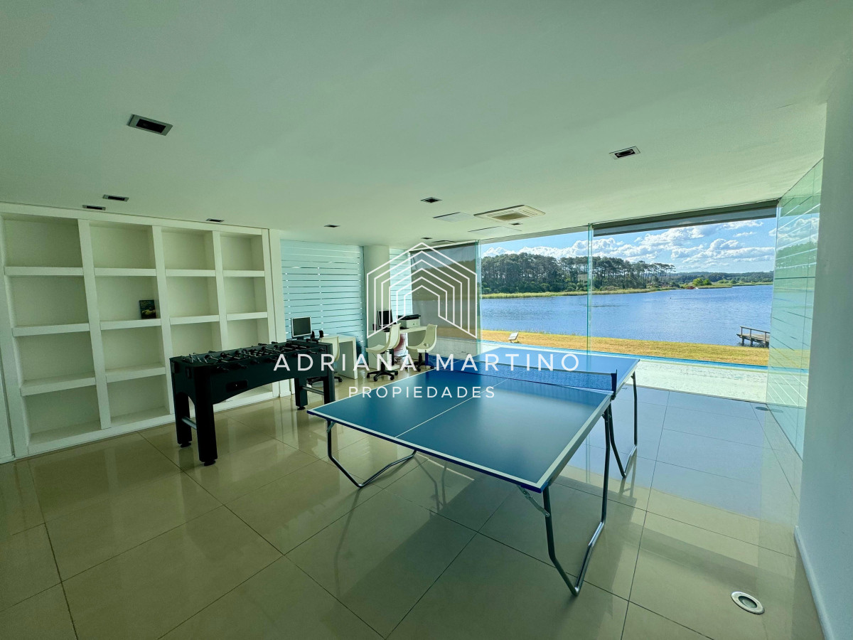 Apartamento ID.67231 - Espectacular Pent House en mansa con vista a la laguna.