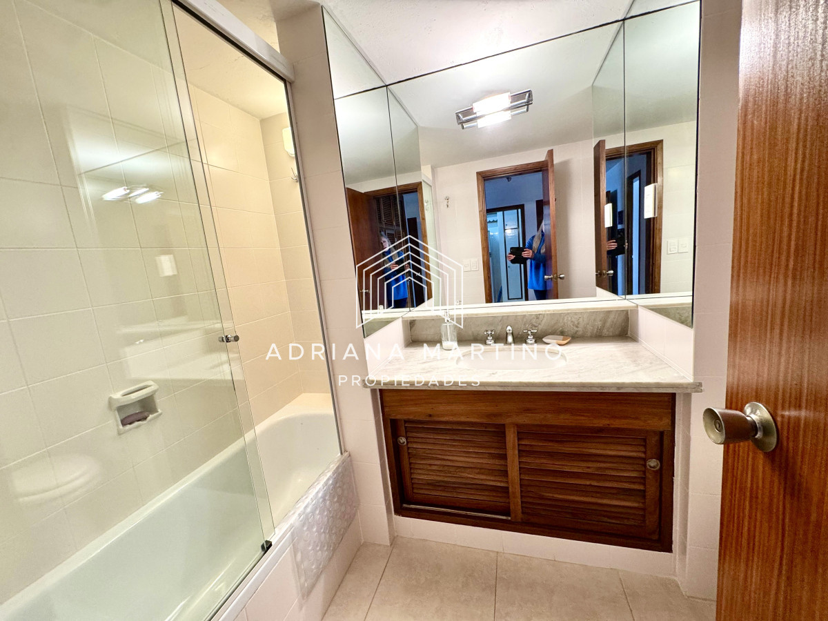 Apartamento ID.71489 - Apartamento en venta – Primera línea Playa Mansa, Punta del Este