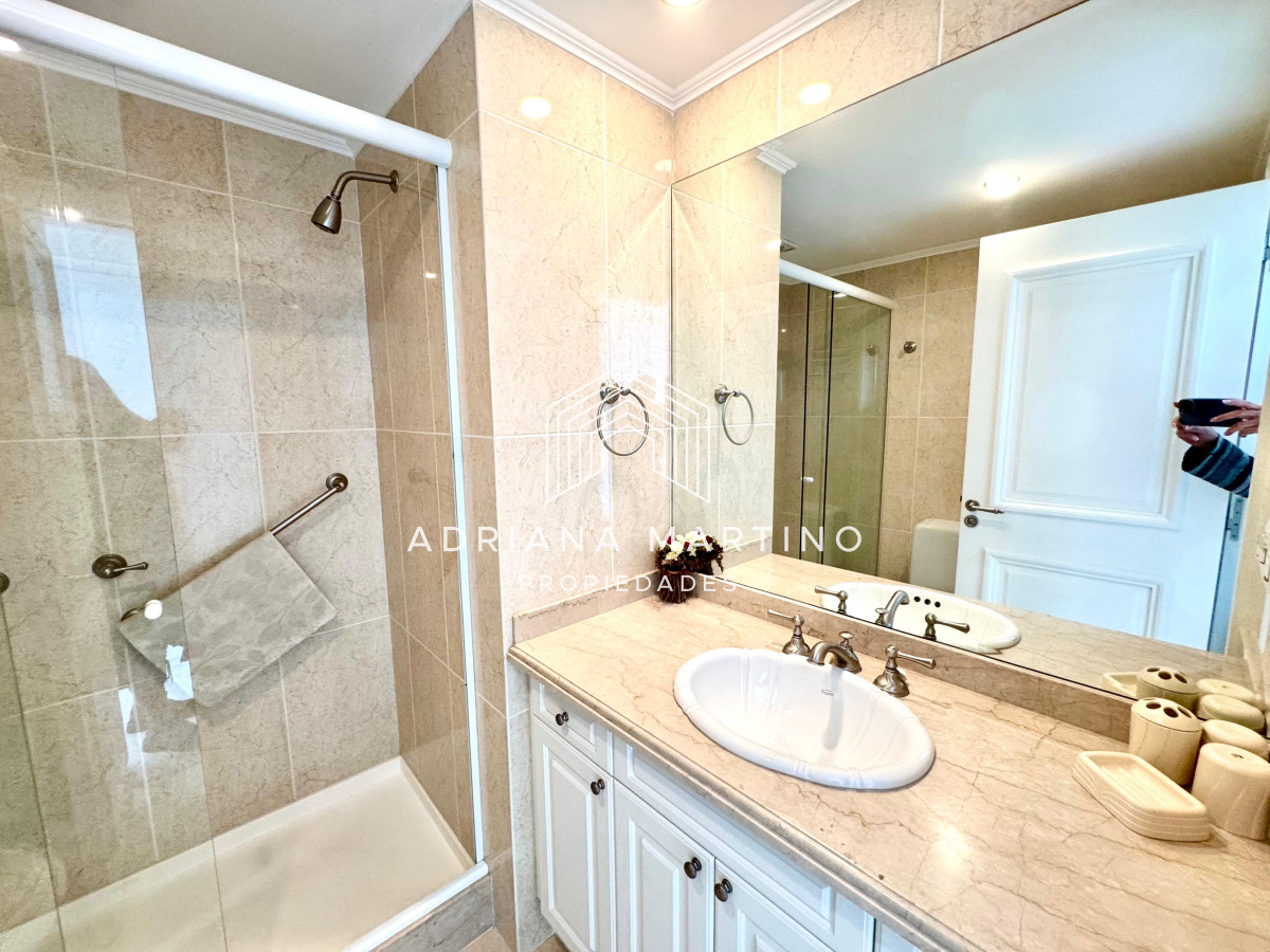 Apartamento ID.67253 - Excelente apartamento en primera línea playa mansa 