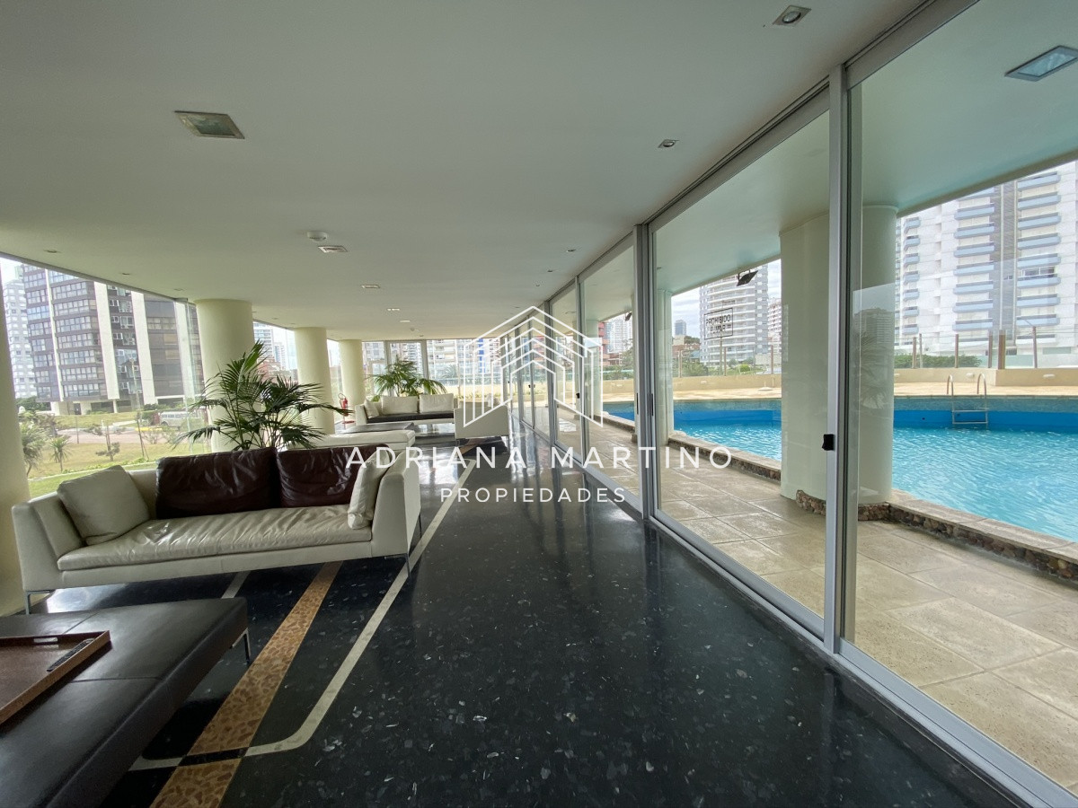 Apartamento ID.37621 - Cómoda planta en primera línea playa brava 