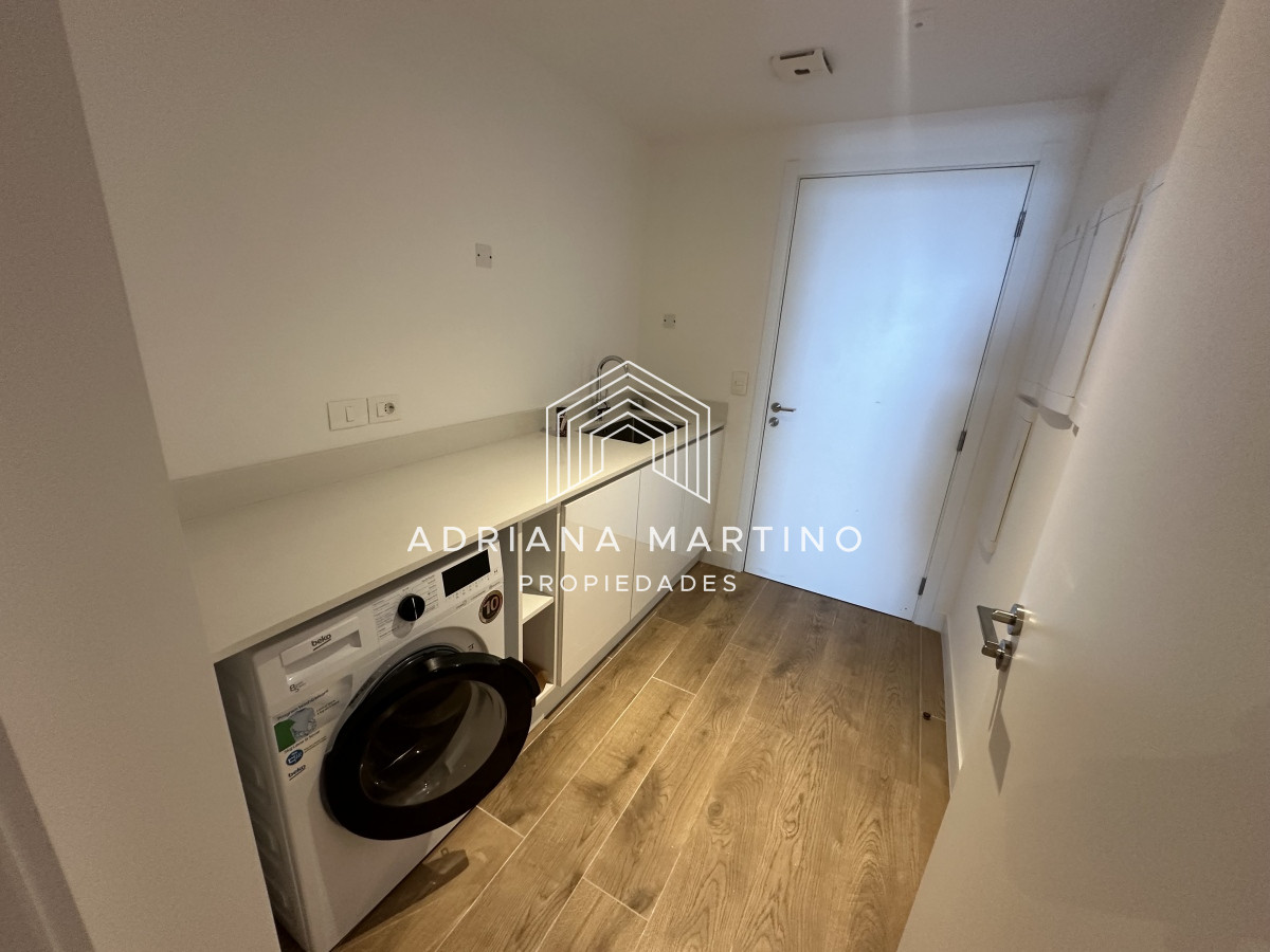 Apartamento ID.70272 - Apartamento de categoría en primera línea brava 