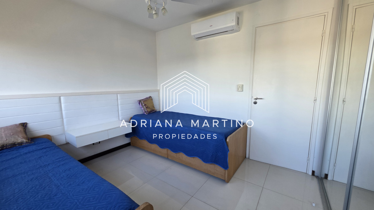 Apartamento ID.71713 - Amplio y luminoso Apto de 3 dormitorios, sobre Roosevelt