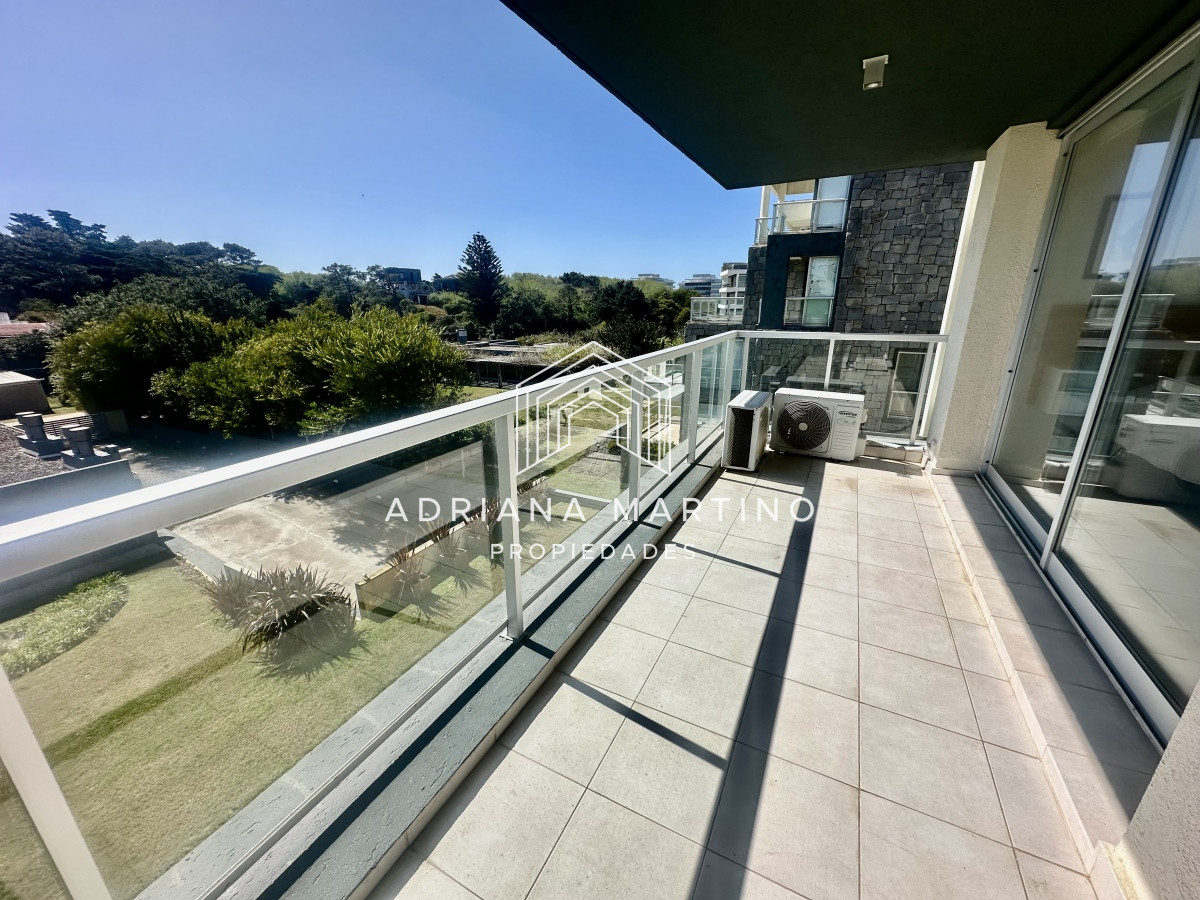 Apartamento ID.70994 - Excelente apartamento en primera línea playa brava 