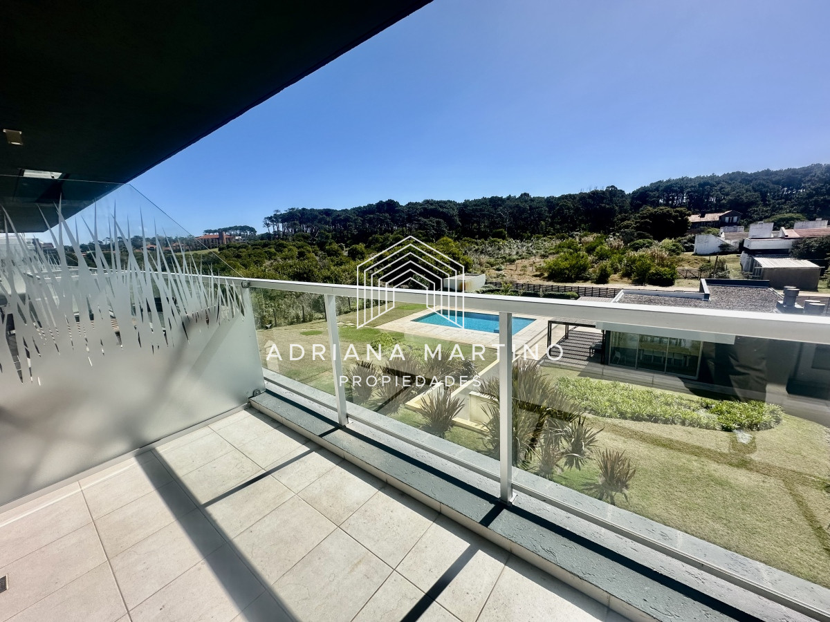 Apartamento ID.70994 - Excelente apartamento en primera línea playa brava 