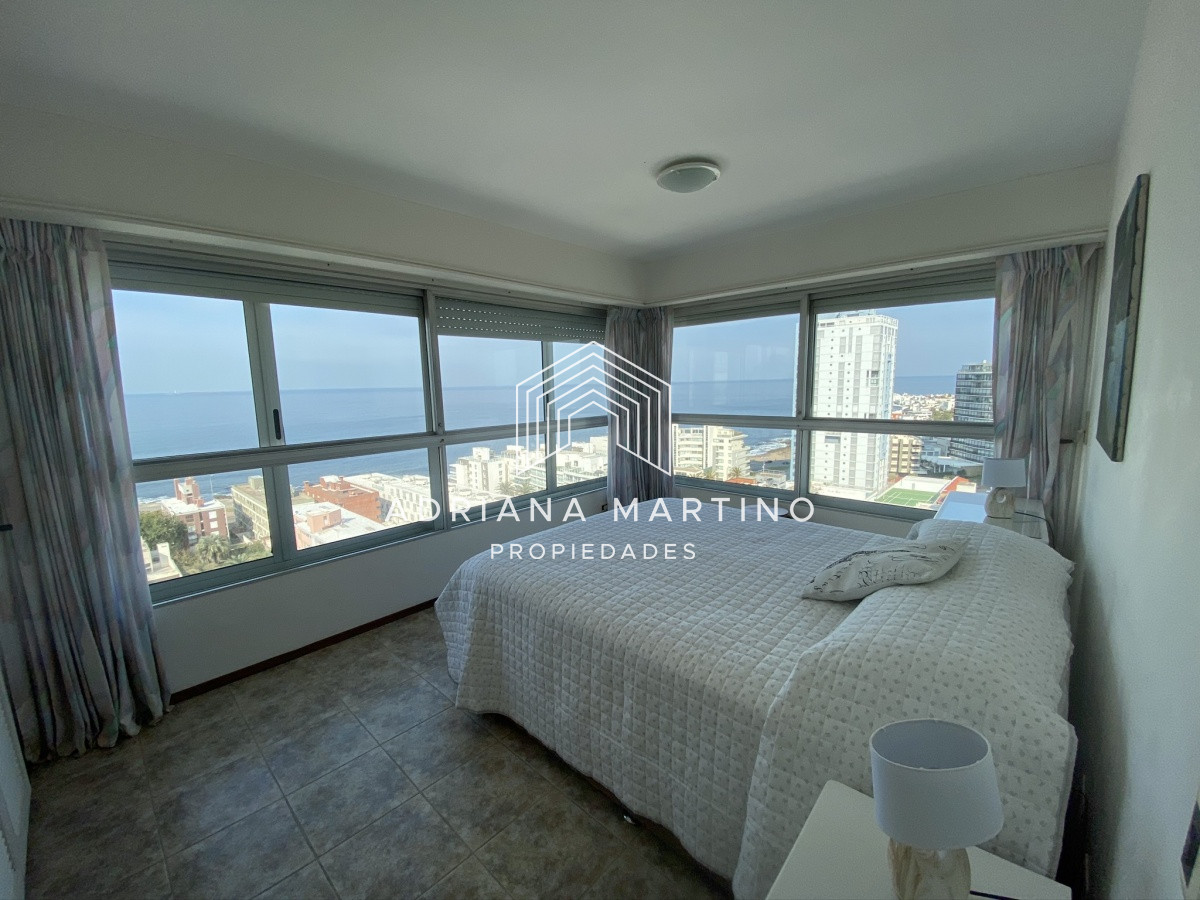 Apartamento ID.37016 - Hermoso y muy confortable apartamento en península con excelente vista al mar.