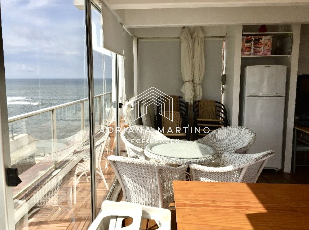 Apartamento ID.35885 - Hermoso apartamento con espectacular vista al mar, ubicado en península de Punta del Este.