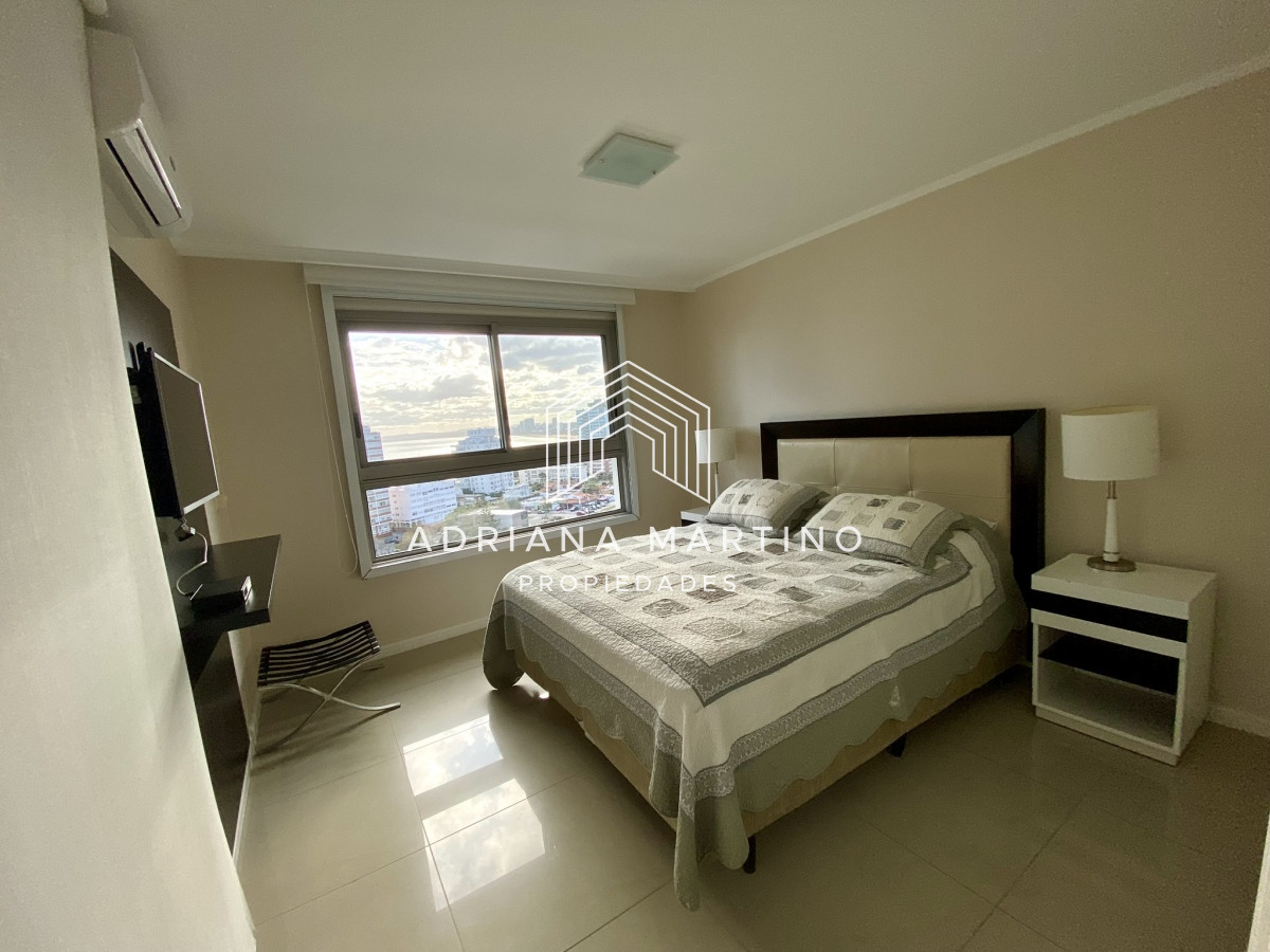Apartamento ID.69348 - Exelente apartamento de lujo frente al mar en un punto referencial de Punta del Este
