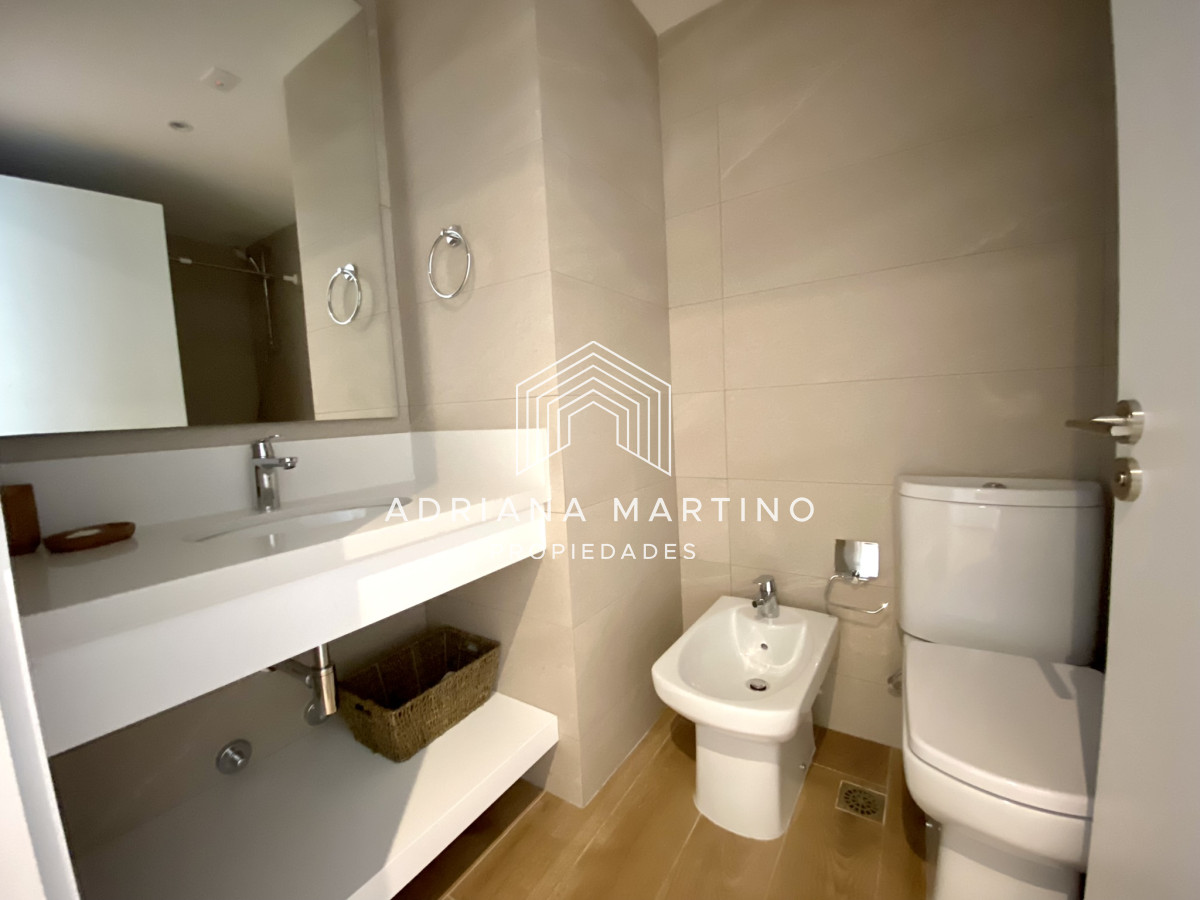Apartamento ID.70273 - Excelente apartamento en venta primera línea playa brava 