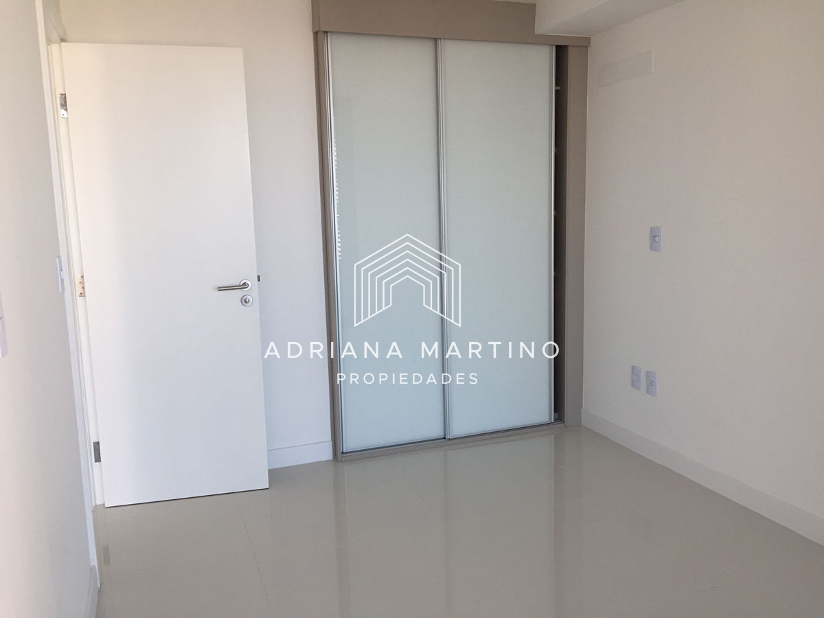Apartamento ID.36943 - Muy lindo apartamento ubicado Av. Chiverta Punta del Este.