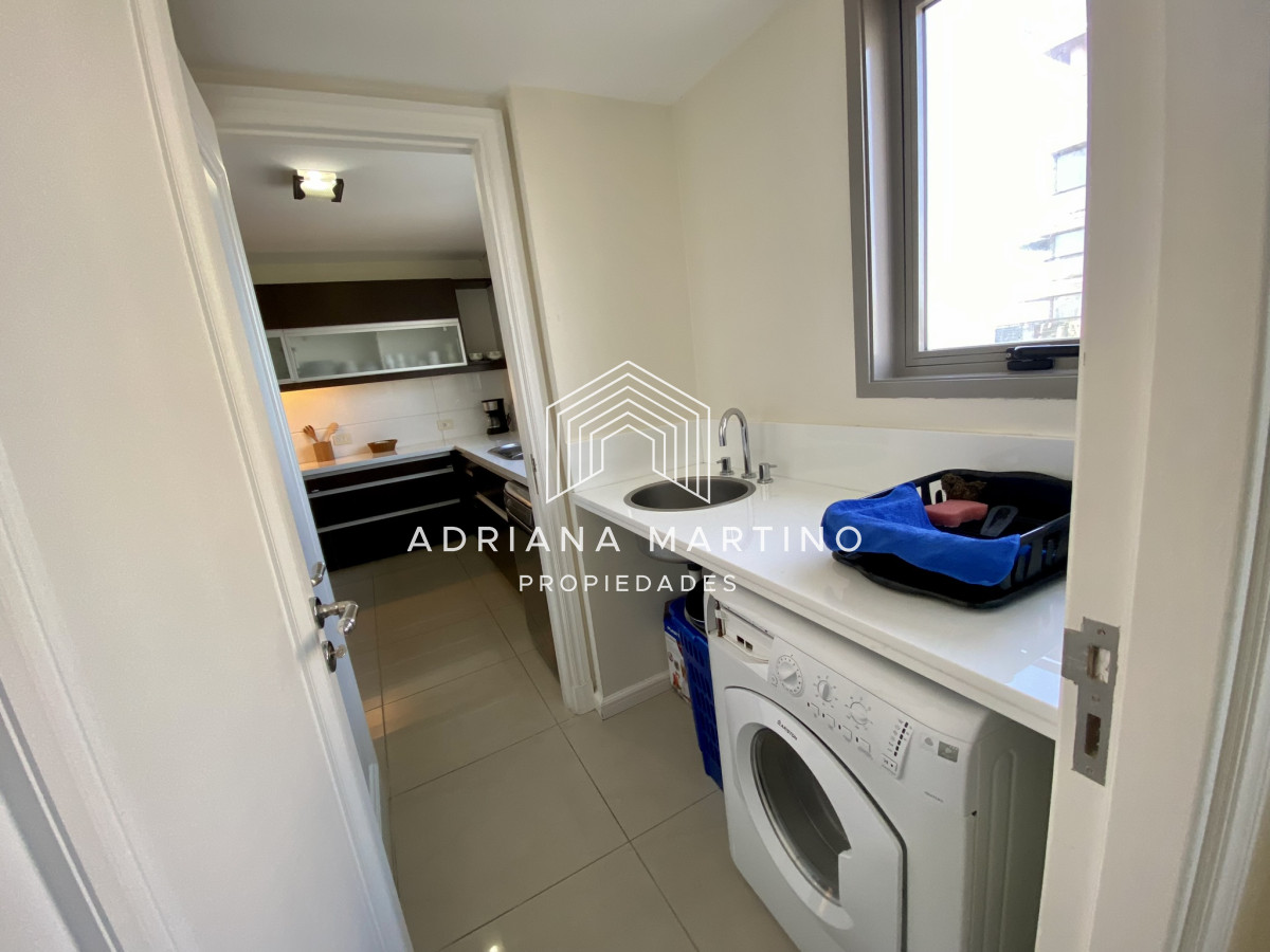 Apartamento ID.69469 - Exelente apartamento de lujo frente al mar en un punto referencial de Punta del Este
