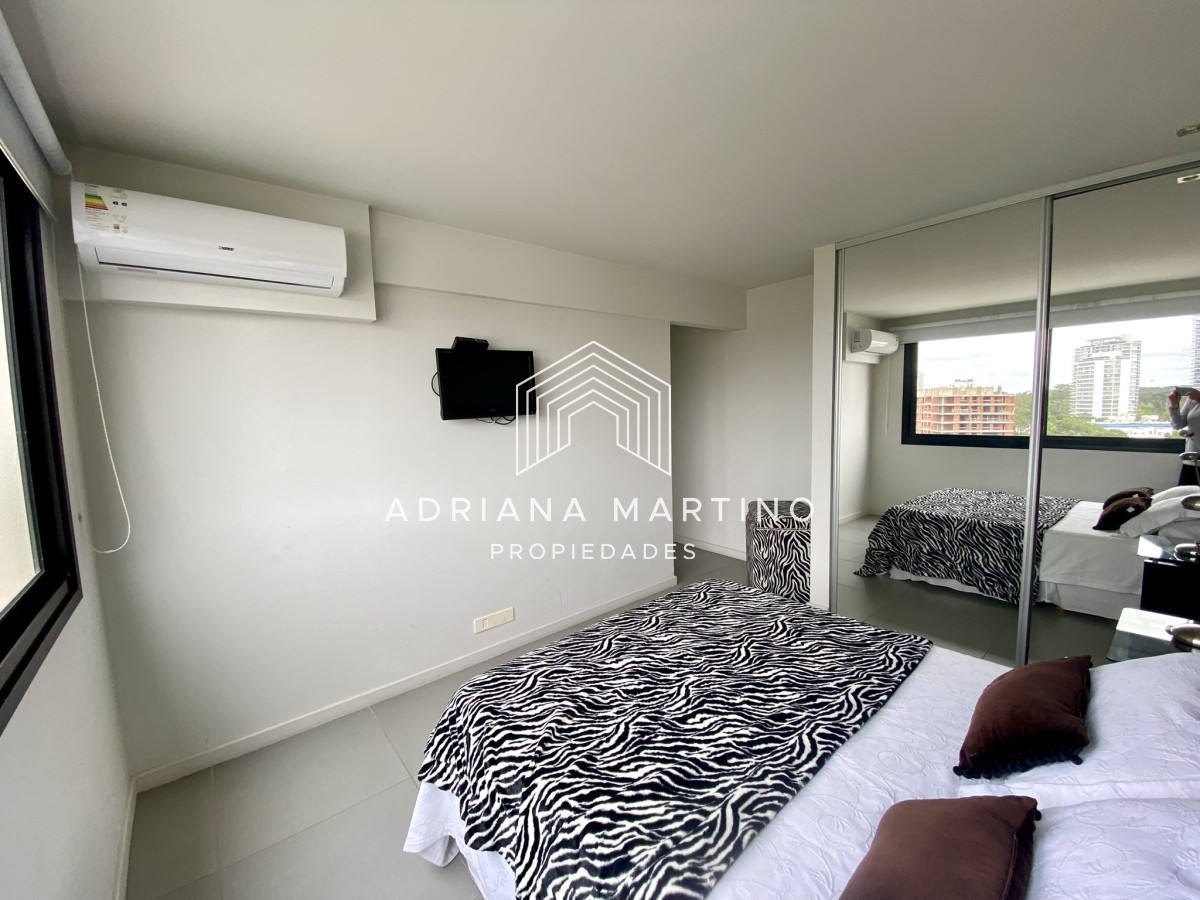 Apartamento ID.70548 - Excelente apartamento con increíbles  vistas a playa brava