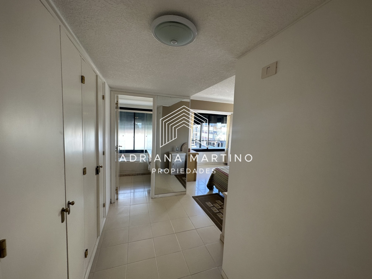 Apartamento ID.70421 - Hermosa y amplia unidad de lujo en el Puerto de Punta del Este