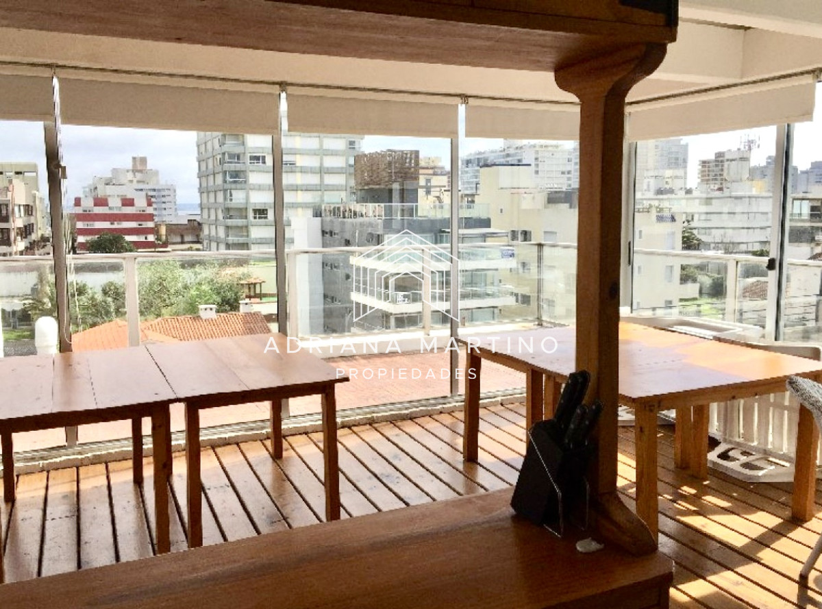 Apartamento ID.35885 - Hermoso apartamento con espectacular vista al mar, ubicado en península de Punta del Este.