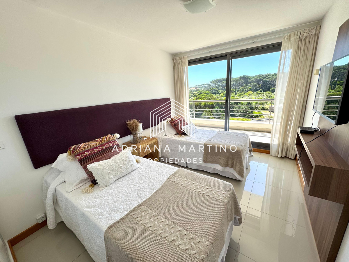 Apartamento ID.71107 - Excelente penthouse duplex en primera línea playa brava 