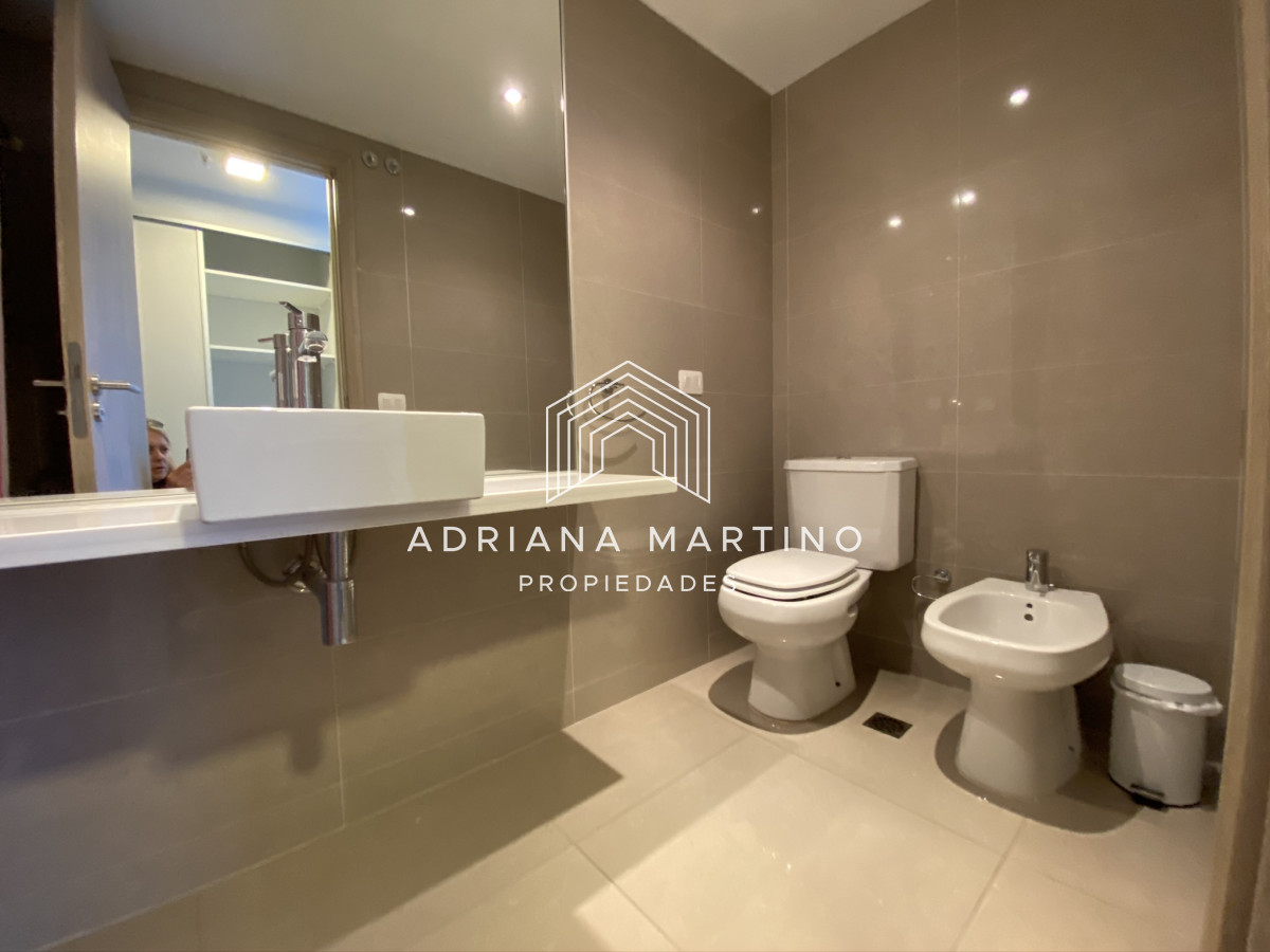 Apartamento ID.69144 - Excelente ubicación muy cerca del mar. Cómodo apartamento . Ambientes iluminados y amplios. 