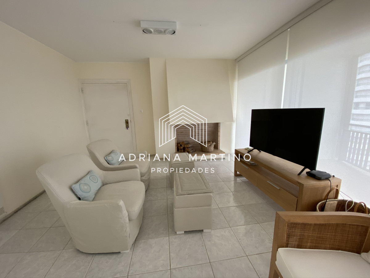 Apartamento ID.37621 - Cómoda planta en primera línea playa brava 