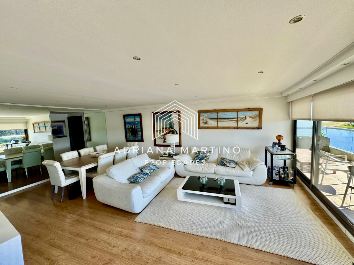 Apartamento ID.67231 - Espectacular Pent House en mansa con vista a la laguna.