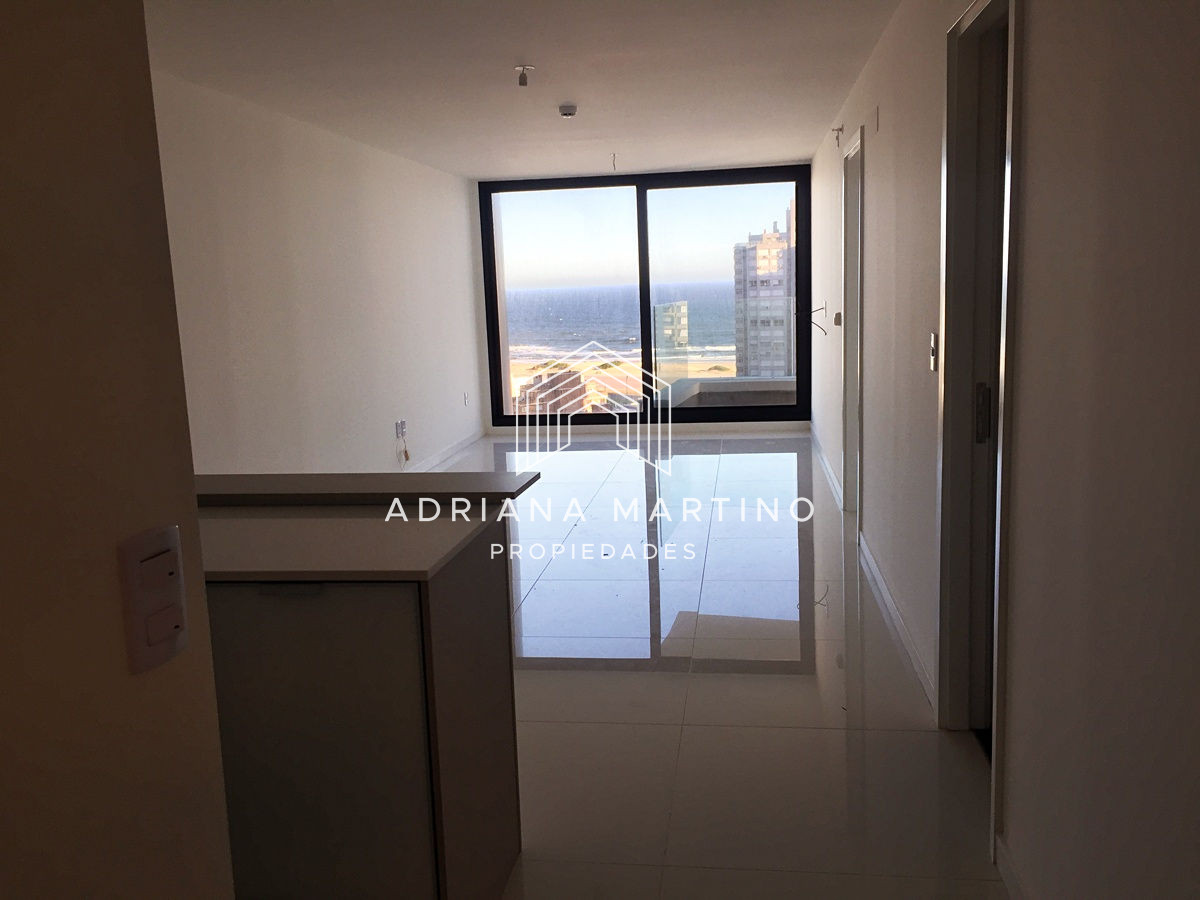Apartamento ID.36944 - Hermoso apartamento ubicado en Av. Chiverta Punta del Este.