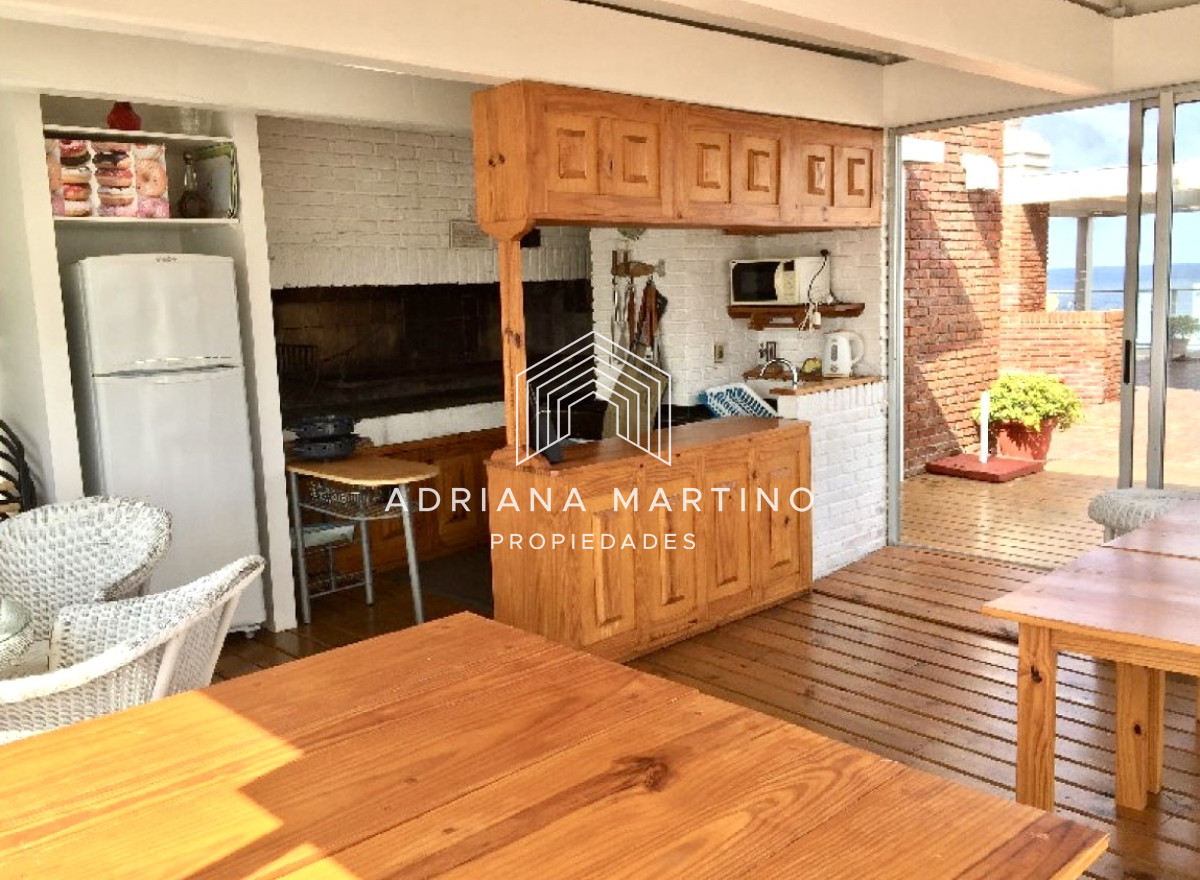 Apartamento ID.35885 - Hermoso apartamento con espectacular vista al mar, ubicado en península de Punta del Este.