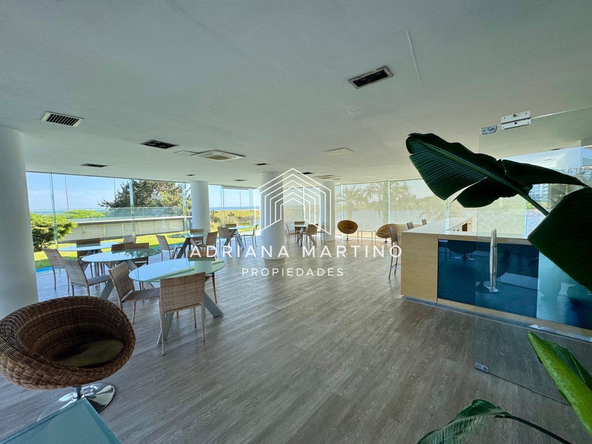 Apartamento ID.67231 - Espectacular Pent House en mansa con vista a la laguna.